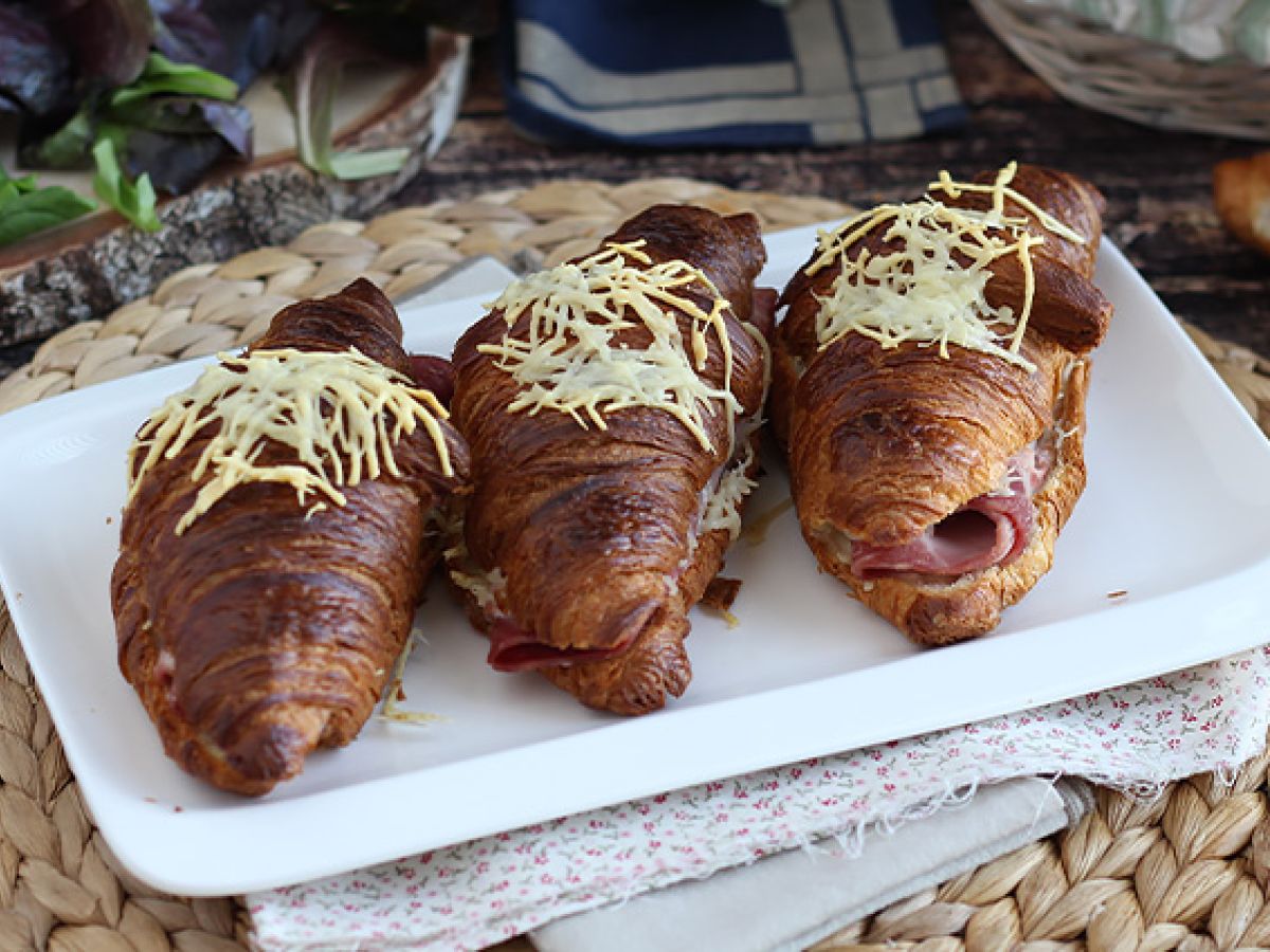 Kinkku-juustocroissantit