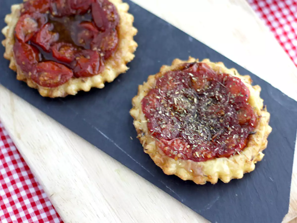 Kirsikkatomaatti-Tatin-tortut - kuva 2