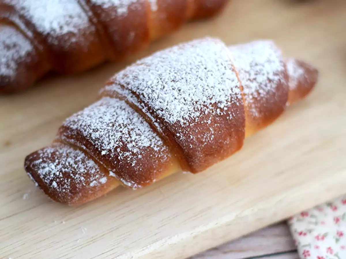Kondensoidusta maidosta leivotut croissantit - kuva 2