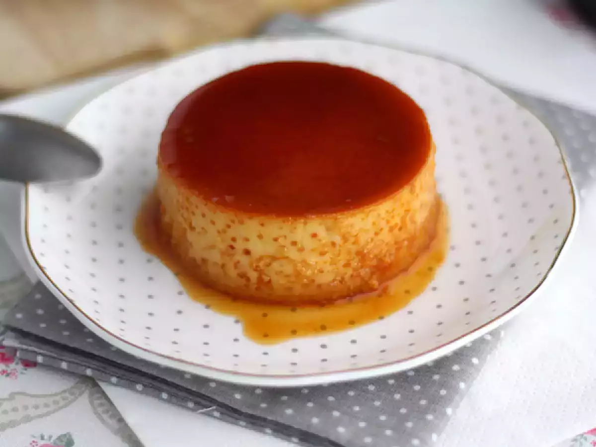 Kondensoidusta maidosta valmistettu karamelliflan - kuva 3