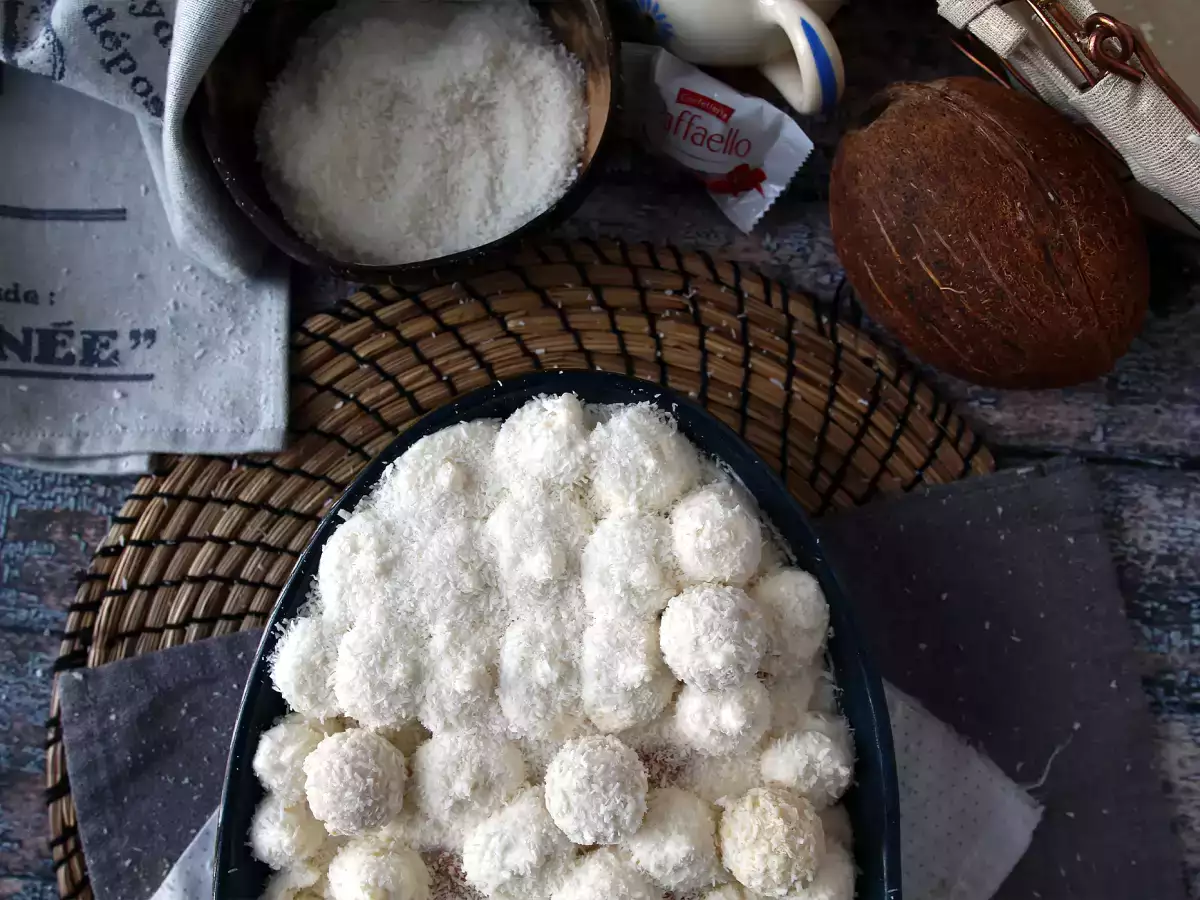 Kookos-tiramisu Raffaello-konvehdeilla - kuva 10