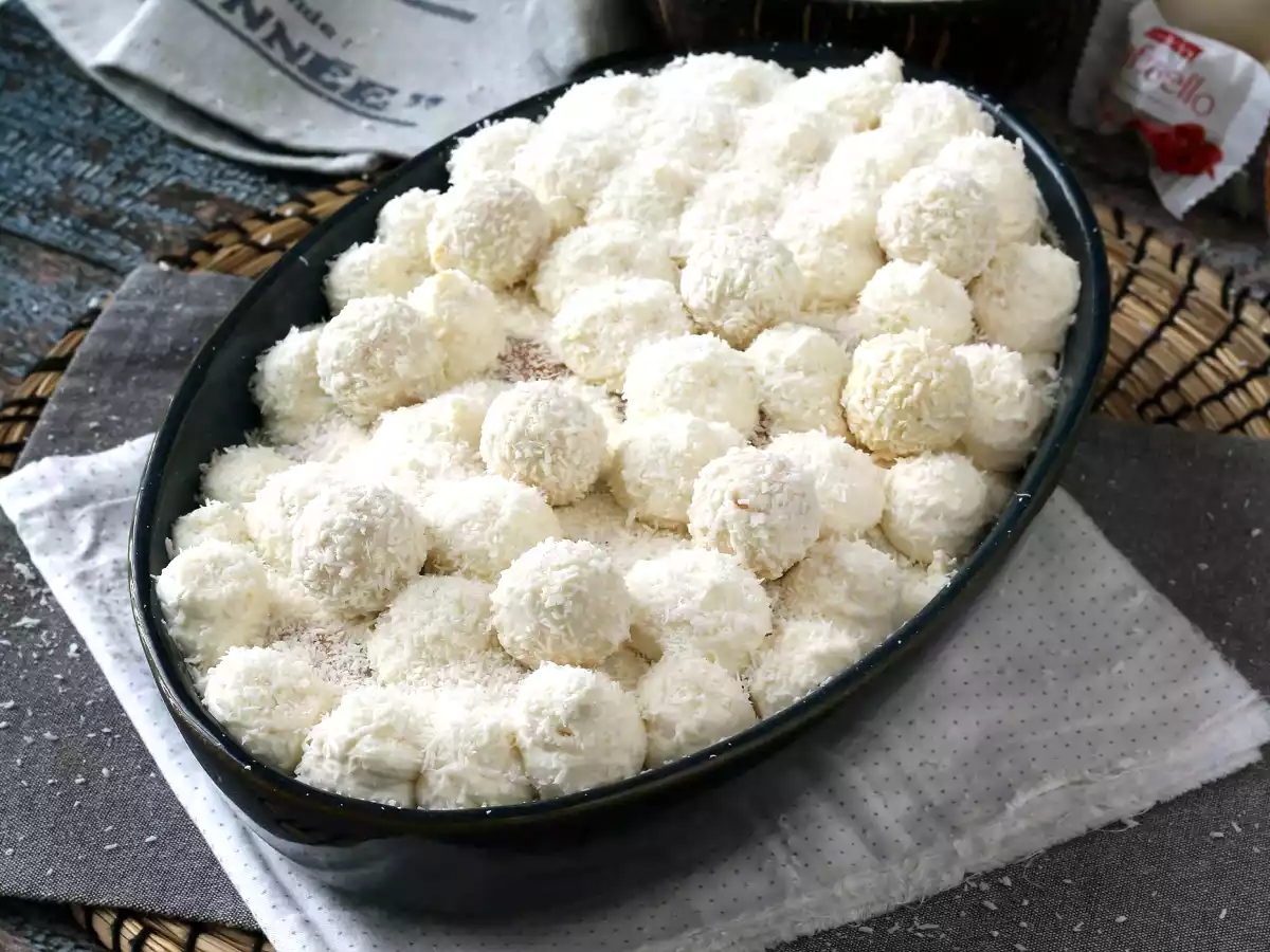 Kookos Tiramisu Raffaellon kanssa