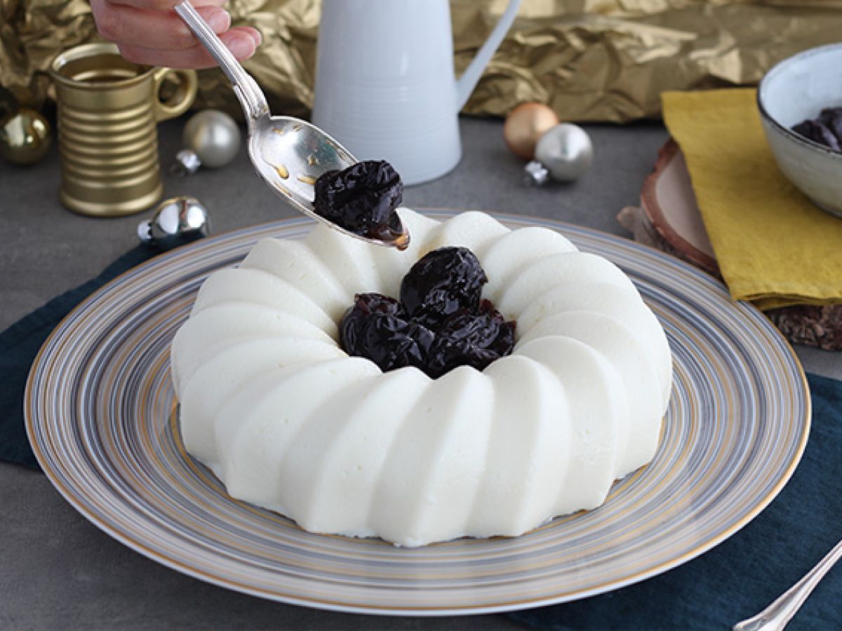 Kookospähkinäblancmange ja luumucoulis - kuva 7