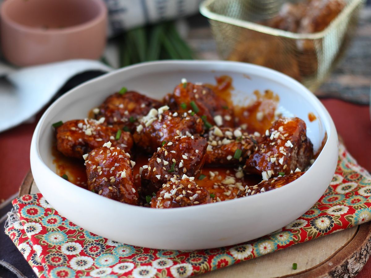 Korealaista paistettua kanaa mausteisella gochujang-kastikkeella - Dakgangjeong - kuva 2