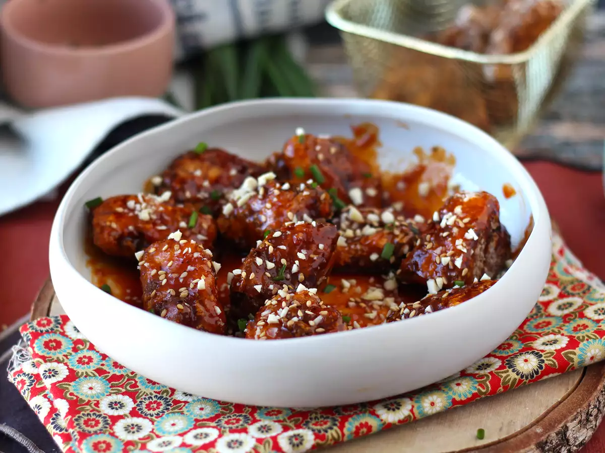 Korealaista paistettua kanaa mausteisella gochujang-kastikkeella - Dakgangjeong - kuva 2