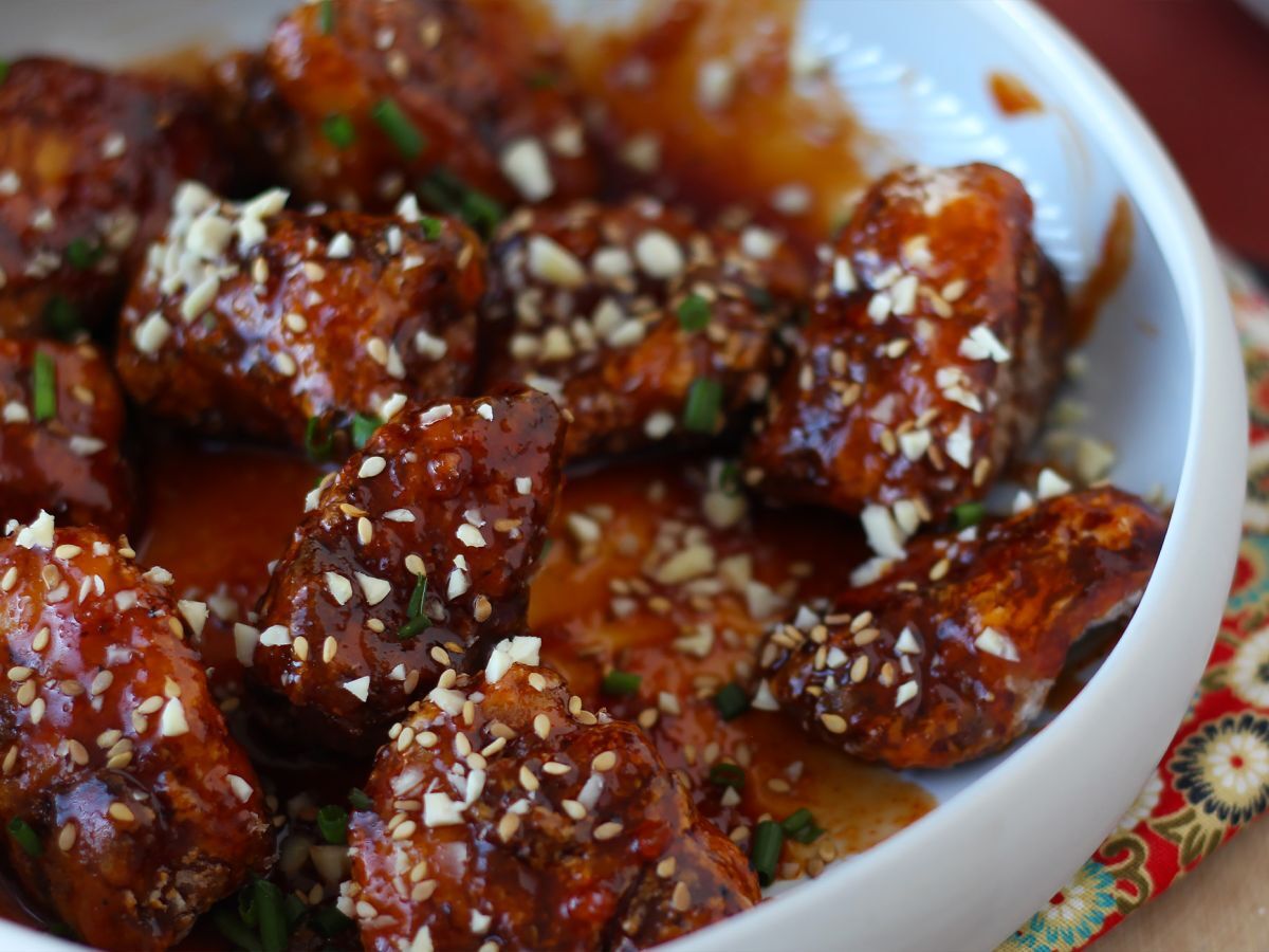 Korealaista paistettua kanaa mausteisella gochujang-kastikkeella - Dakgangjeong - kuva 4