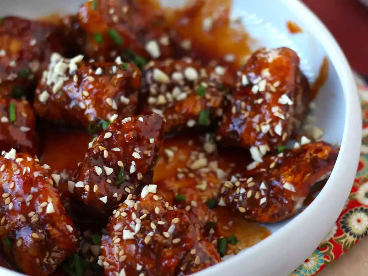 Korealaista paistettua kanaa mausteisella gochujang-kastikkeella - Dakgangjeong - kuva 4