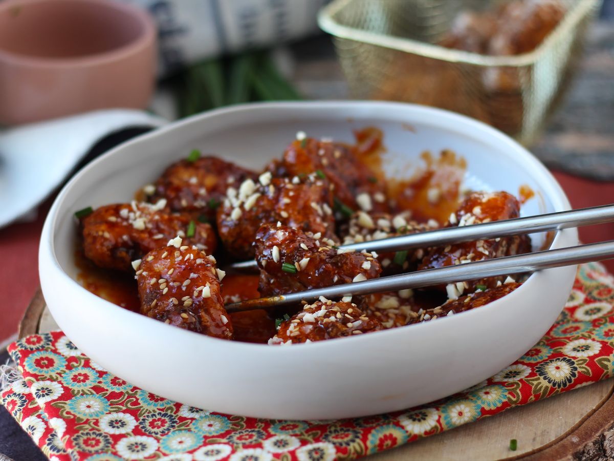 Korealaista paistettua kanaa mausteisella gochujang-kastikkeella - Dakgangjeong - kuva 5