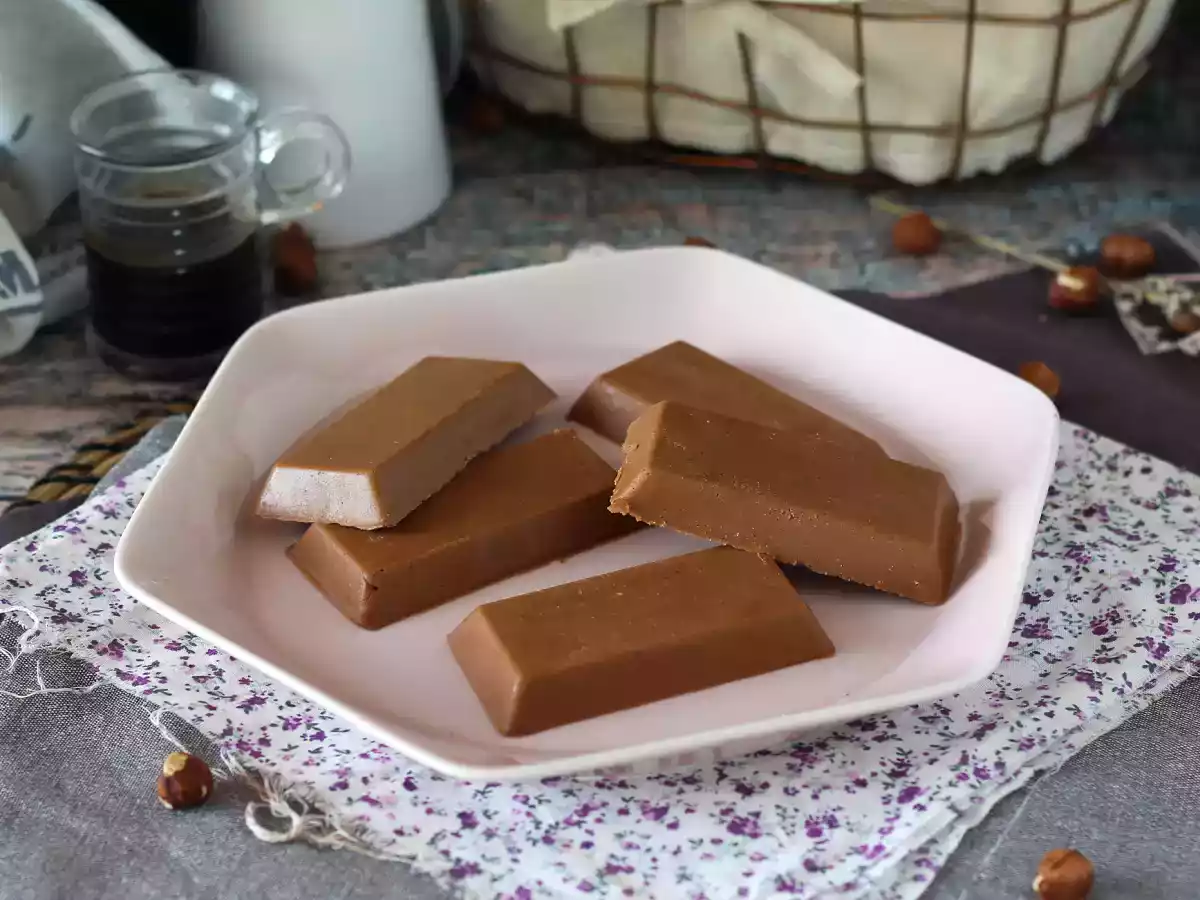 Kotitekoinen gianduja, superhelppo italialainen resepti, joka sopii täydellisesti kahvin kanssa!