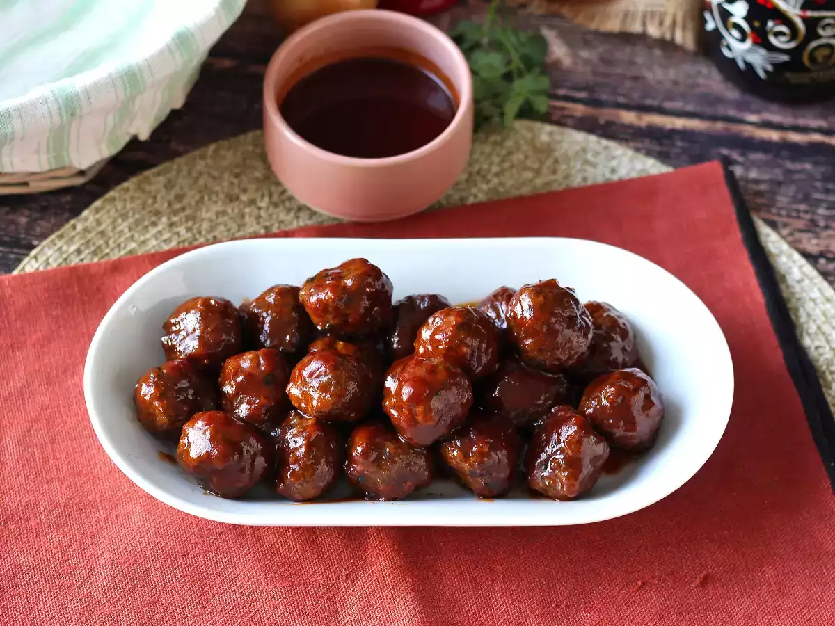 Kotitekoinen makea-hapanimeläinen grillikastike: helppo resepti, valmis hetkessä - kuva 2