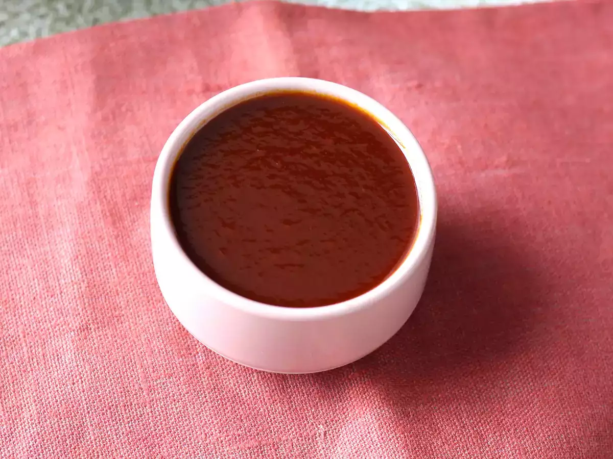 Kotitekoinen makea-hapanimeläinen grillikastike: helppo resepti, valmis hetkessä - kuva 5