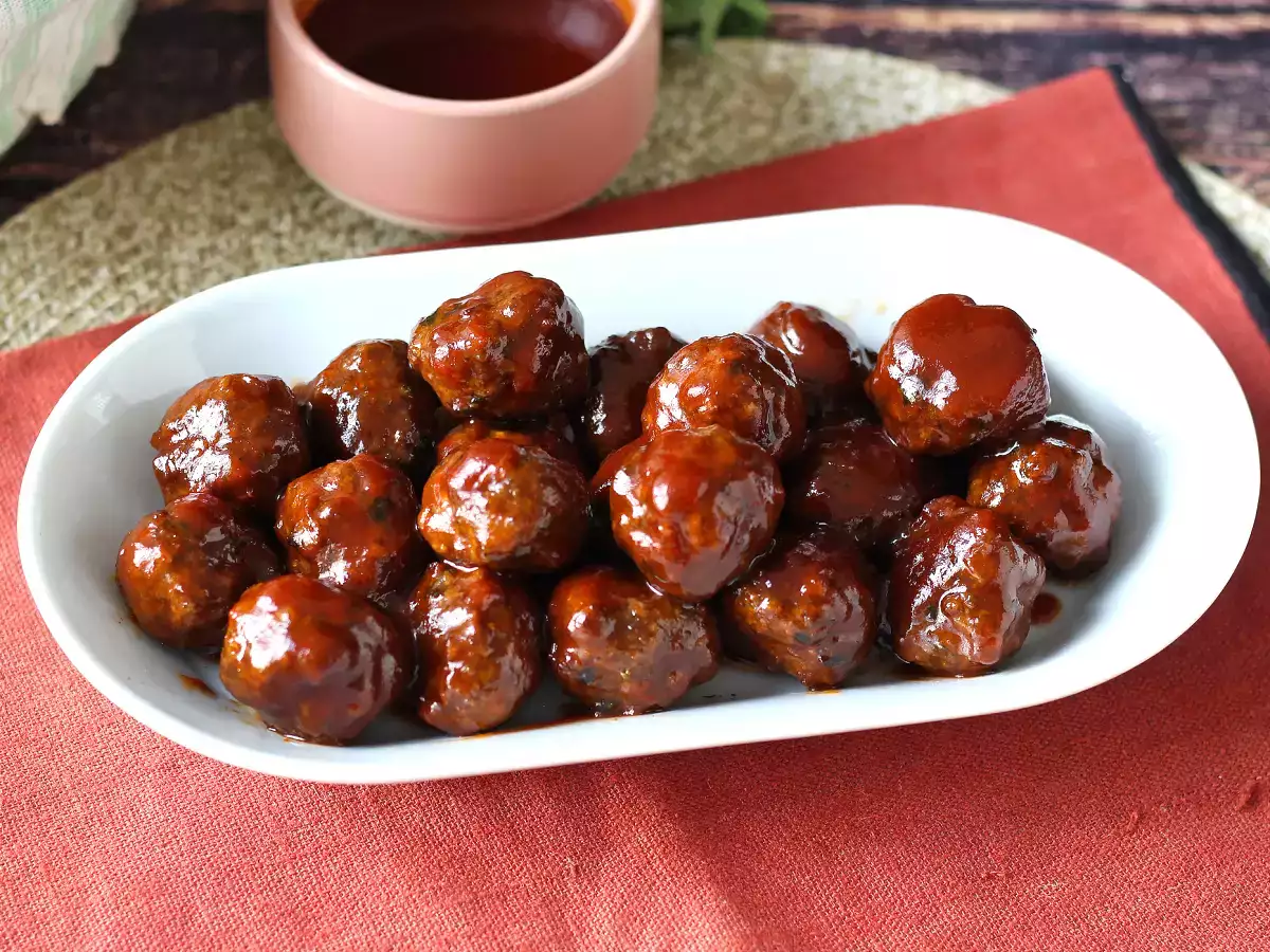 Kotitekoinen makea-hapanimeläinen grillikastike: helppo resepti, valmis hetkessä - kuva 6