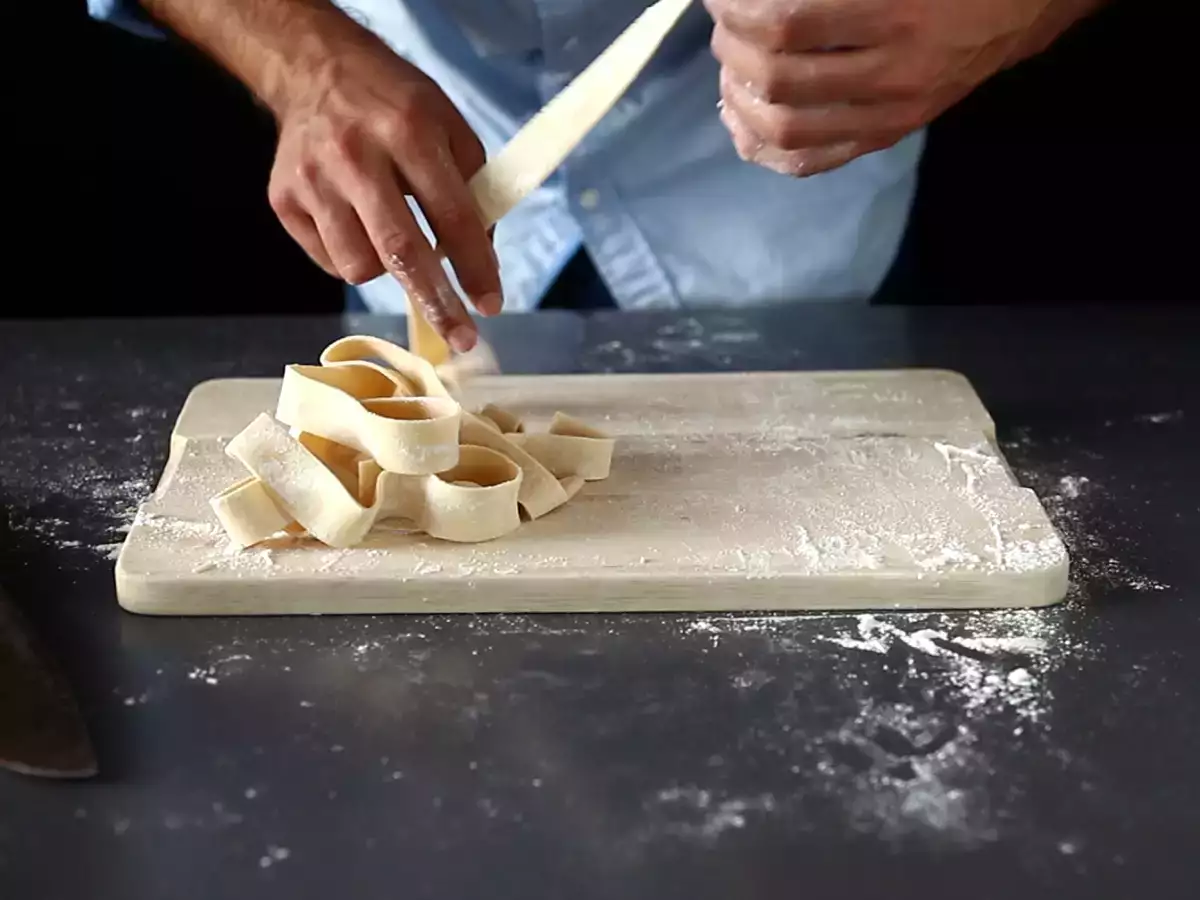 Kotitekoinen munapasta pappardelle: resepti vaihe vaiheelta - kuva 2