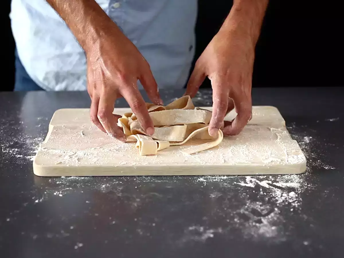 Kotitekoinen munapasta pappardelle: resepti vaihe vaiheelta - kuva 3