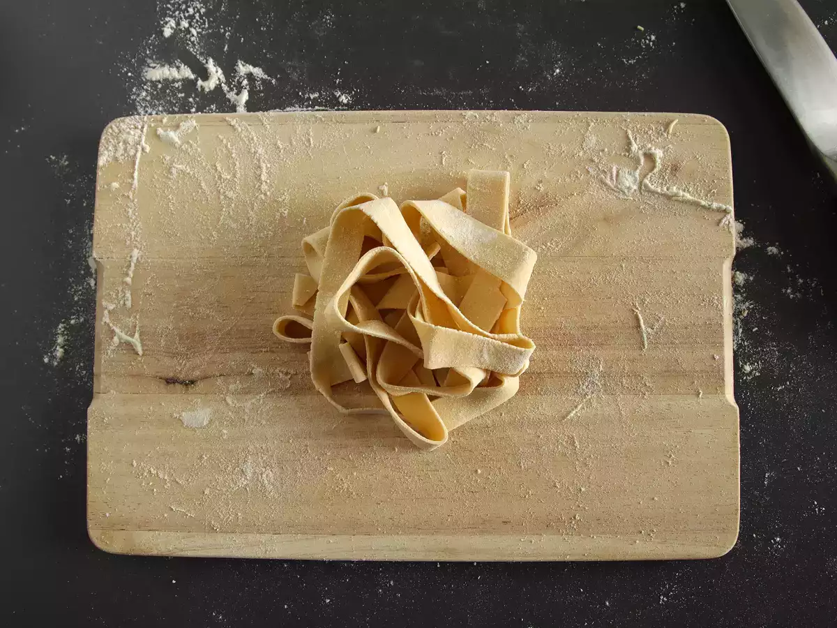 Kotitekoinen munapasta pappardelle: resepti vaihe vaiheelta - kuva 4