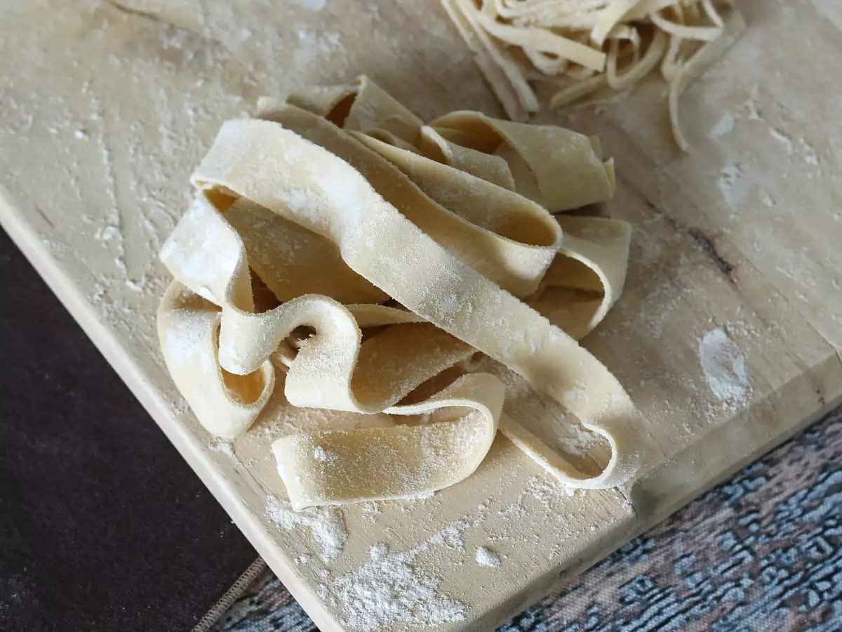 Kotitekoinen munapasta pappardelle: resepti vaihe vaiheelta - kuva 5