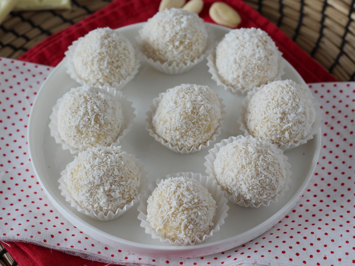 Kotitekoinen Raffaello-suklaa - kuva 2