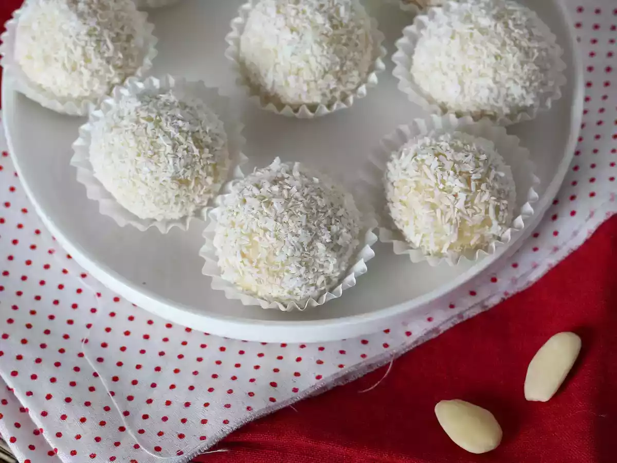 Kotitekoinen Raffaello-suklaa - kuva 3