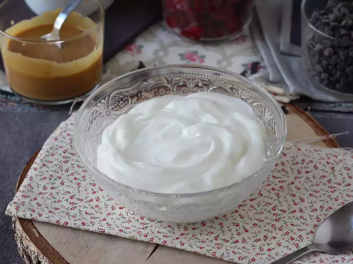 Kotitekoinen skyr – helppo ja edullinen resepti
