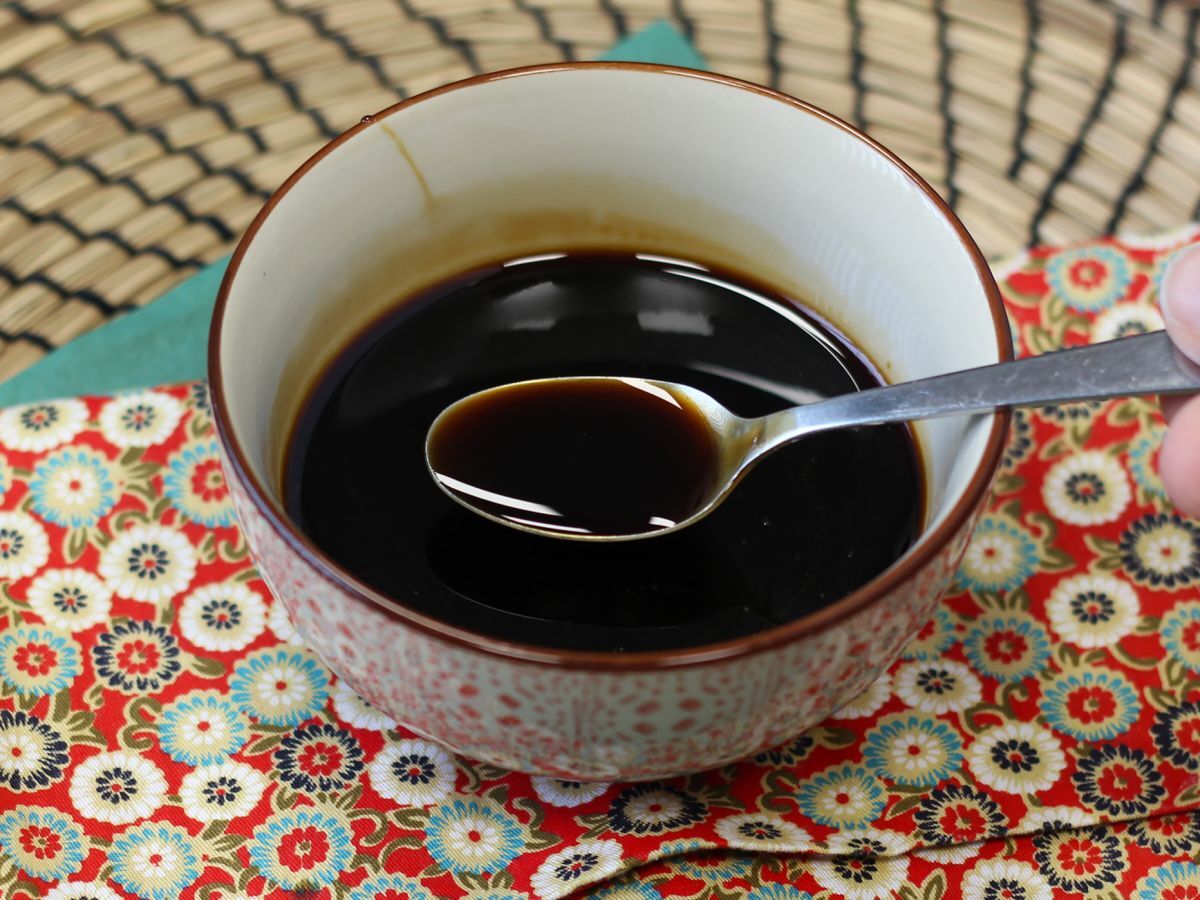 Kotitekoinen teriyaki-kastike, täydellinen lohen ja kanan kanssa!