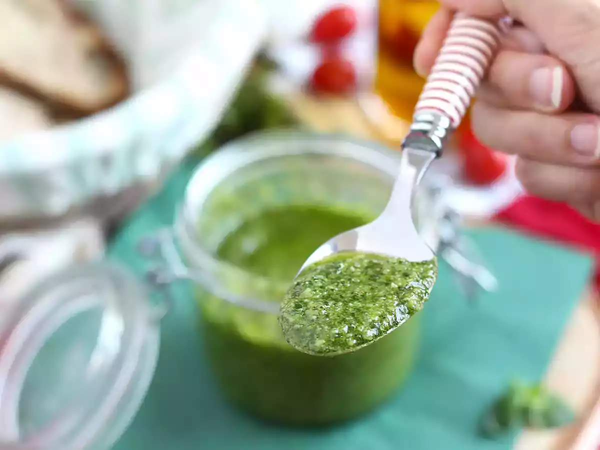 Kotitekoinen vihreä pesto - pesto alla genovese - kuva 3