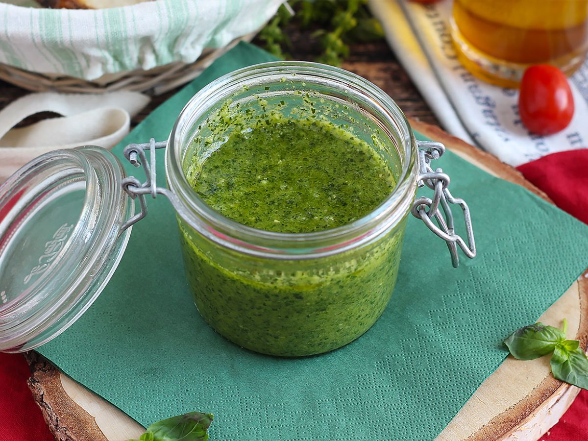 Kotitekoinen vihreä pesto - pesto alla genovese - kuva 5