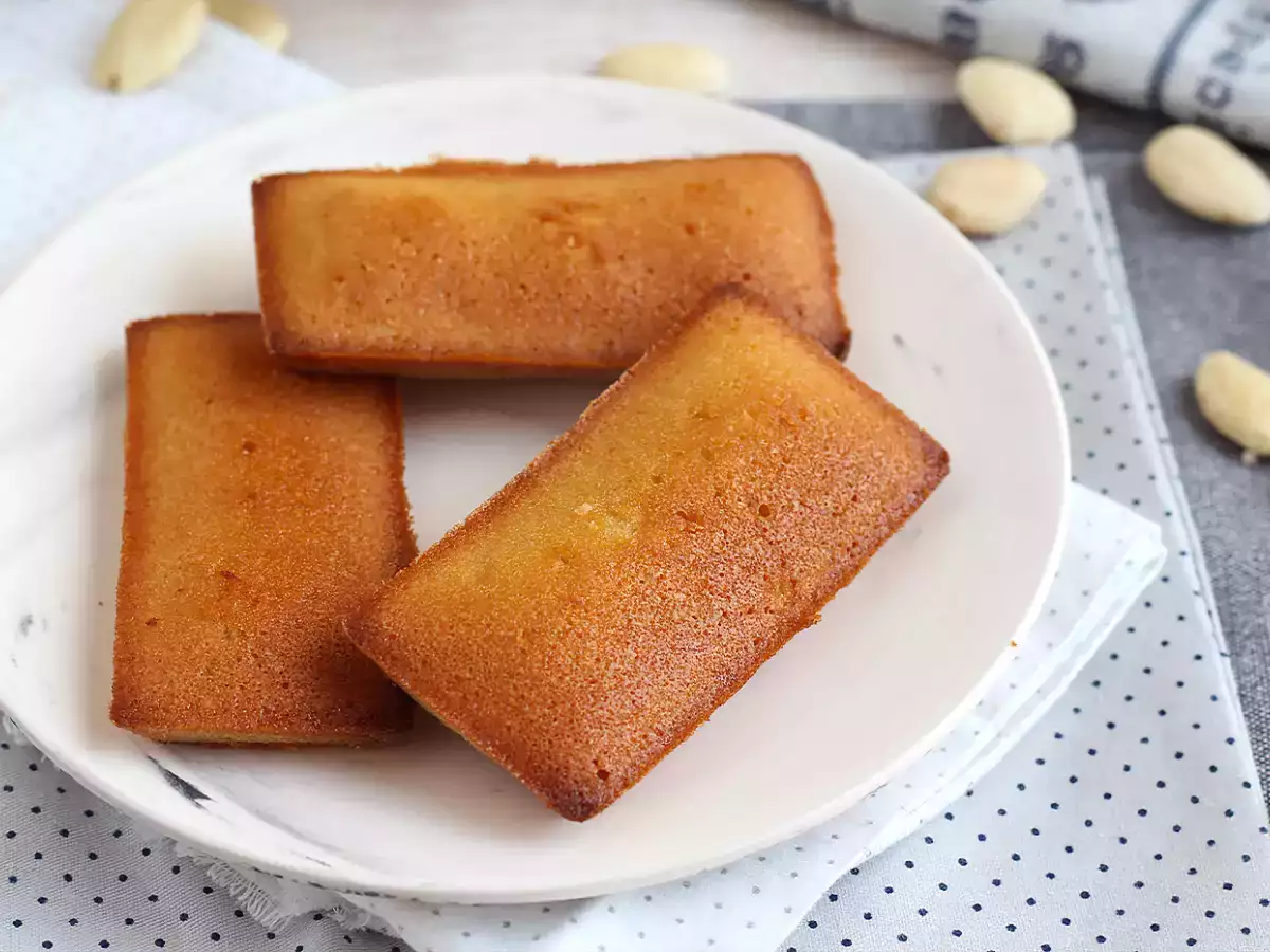 Kotitekoiset mantelifinancier-leivokset - kuva 3