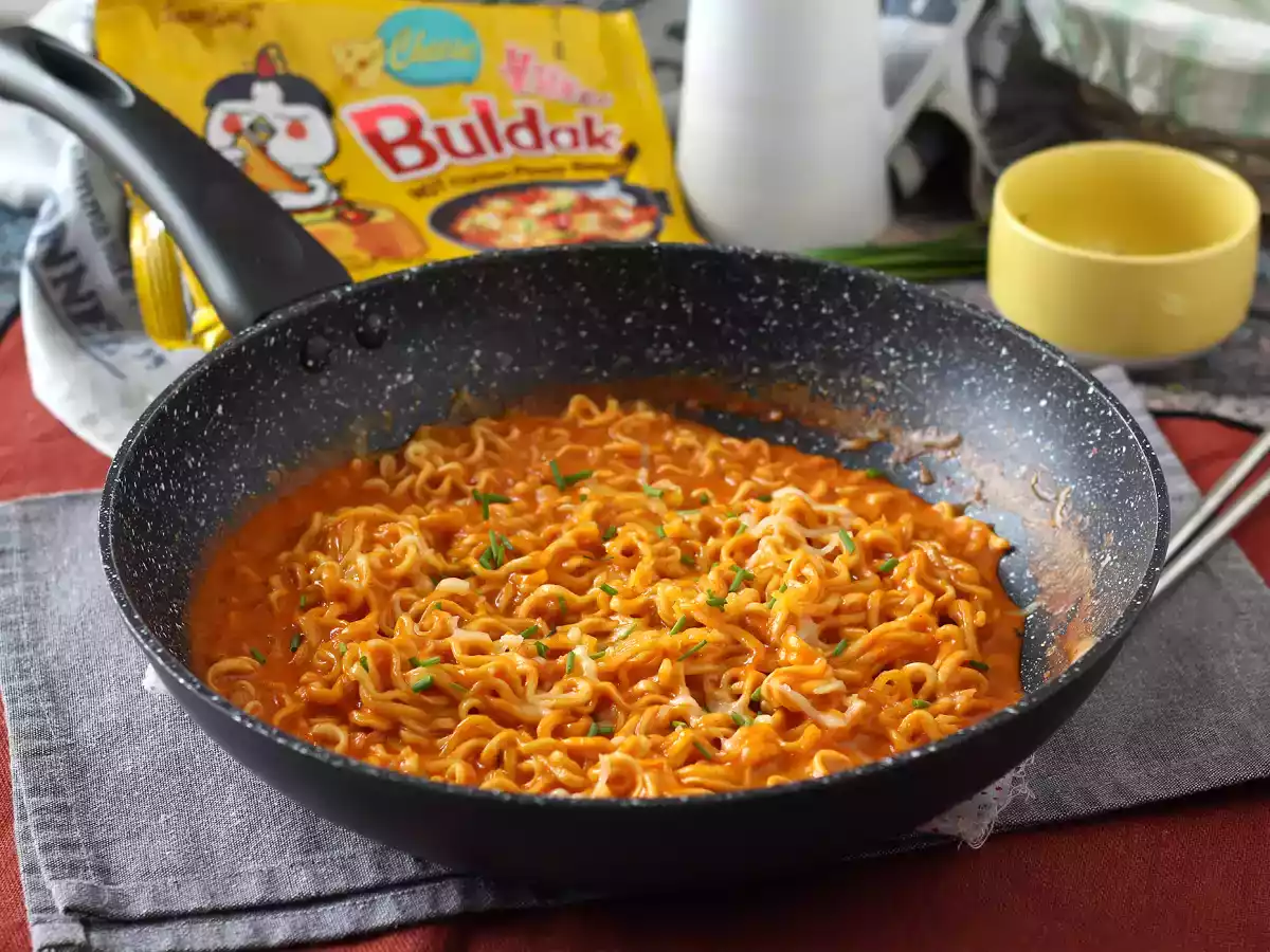 Kuinka valmistaa Buldak-juustoa? Helppo ja nopea resepti!