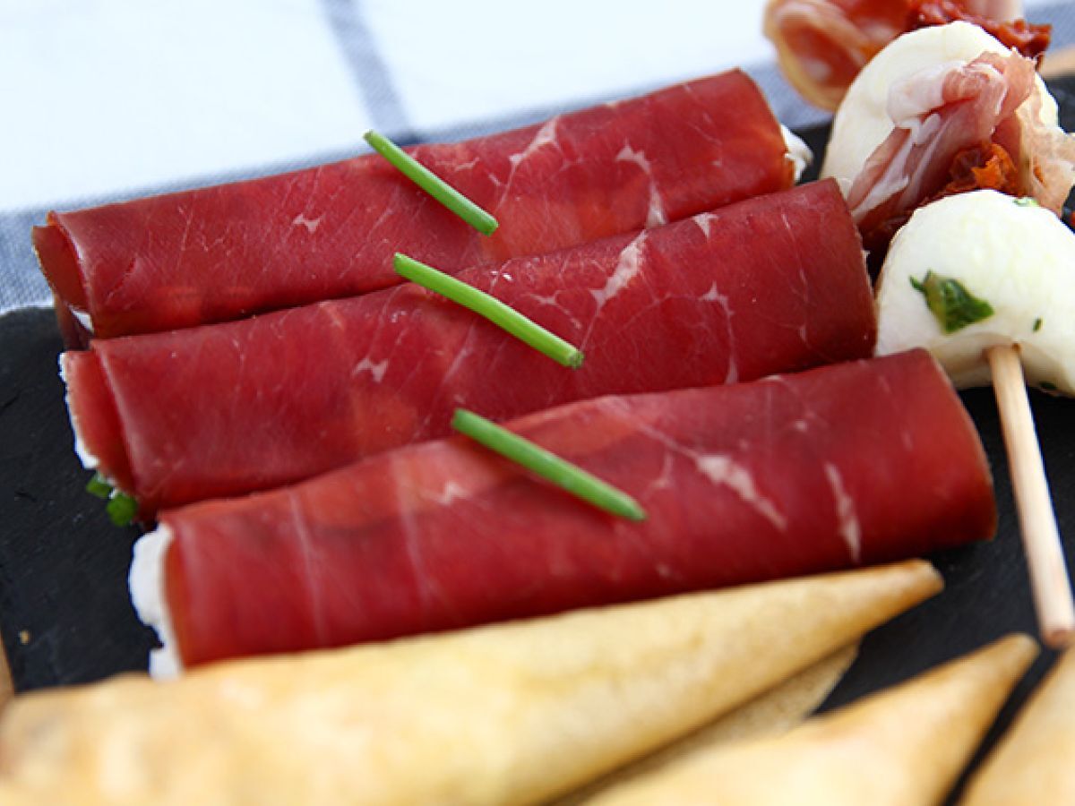 Kuivattua lihaa sisältävien aperitiivien kvartetti - kuva 5