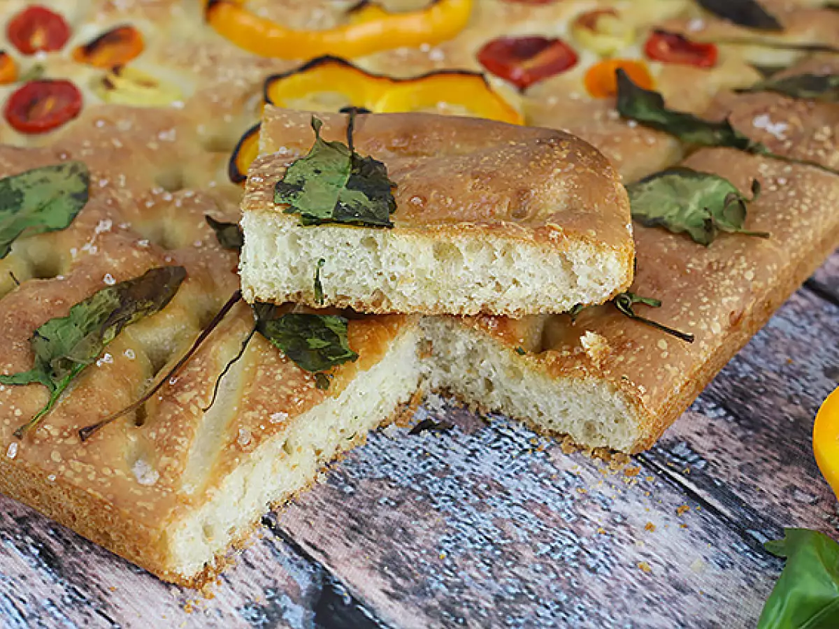 Kukkafocaccia – focaccia-taidetta