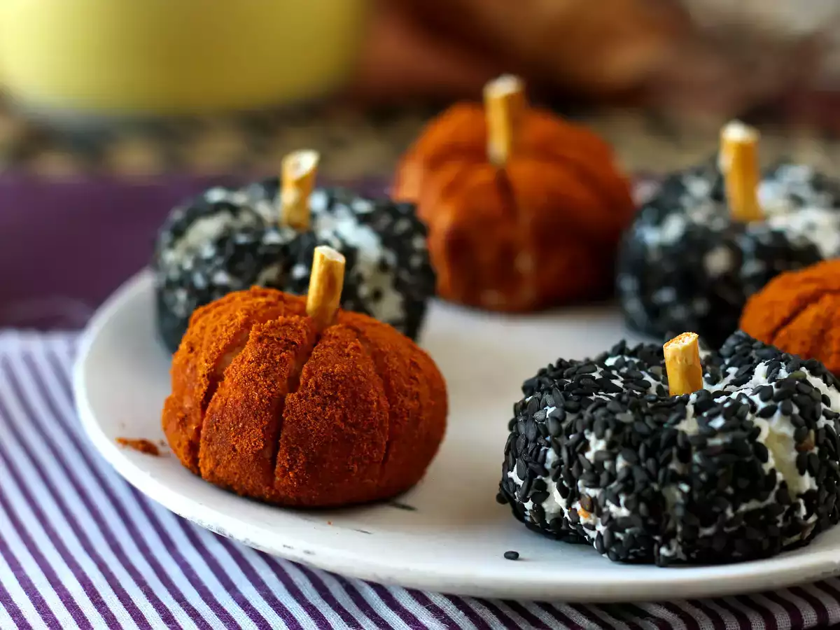 Kurpitsan muotoinen aperitiivijuustolevy, täydellinen Halloweeniin! - kuva 2
