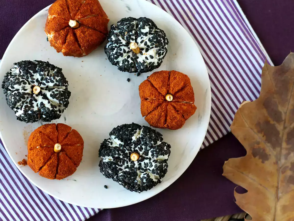 Kurpitsan muotoinen aperitiivijuustolevy, täydellinen Halloweeniin! - kuva 7