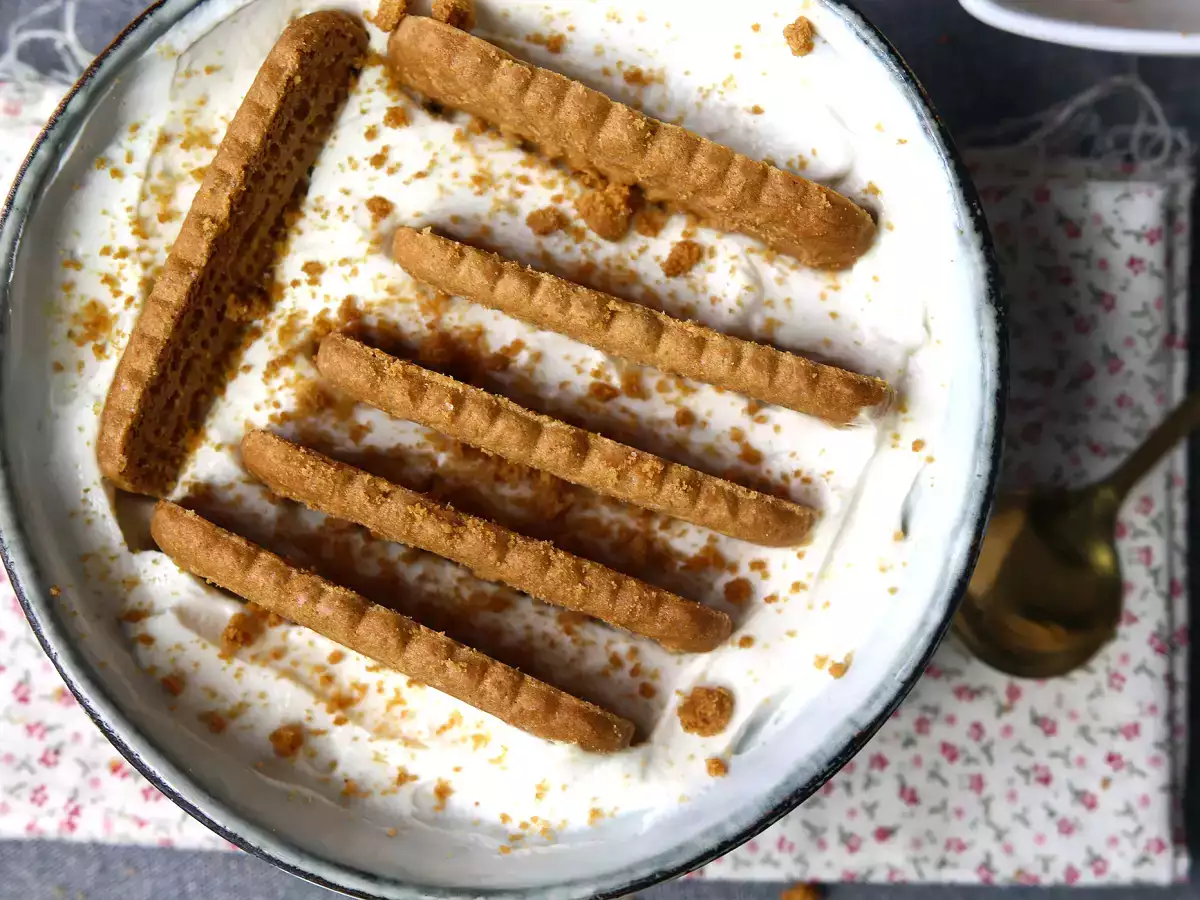 Kuuluisa superhelppo japanilainen juustokakku, jossa on vain 2 ainesosaa.