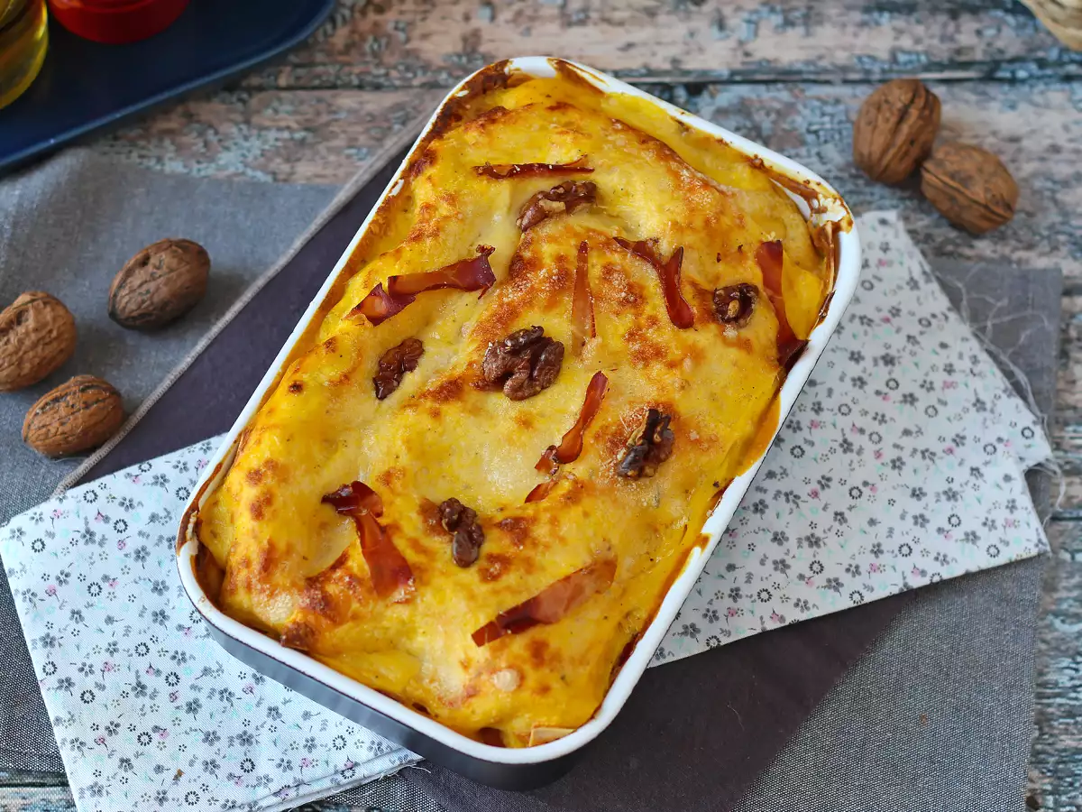Lasagne, jossa on kurpitsaa, speckiä sekä kermaisia ja rapeita pähkinöitä - kuva 3