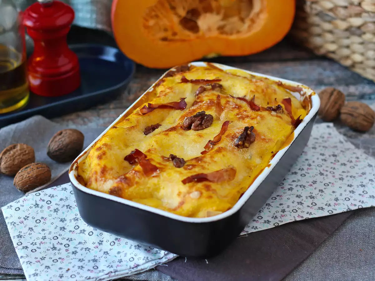 Lasagne, jossa on kurpitsaa, speckiä sekä kermaisia ja rapeita pähkinöitä - kuva 5