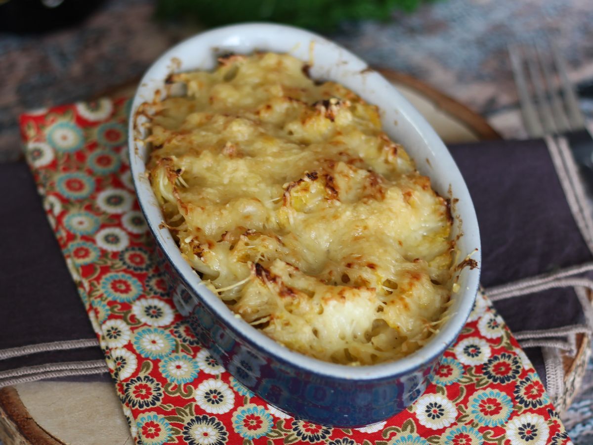 Lehtikaali gratin bechamel-kastikkeen ja juuston kera - kuva 2