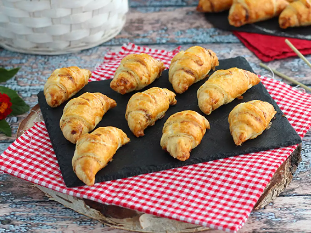 Lehtitaikina-croissantit kinkulla ja tuorejuustolla - kuva 2