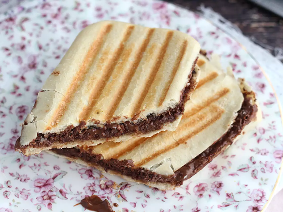 Levitteellä täytetty panini - kuva 4