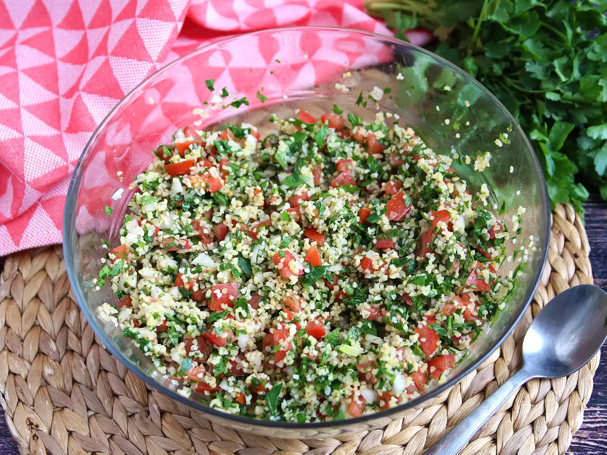 Libanonilainen tabbouleh – täynnä yrttejä ja ihanan raikas - kuva 3