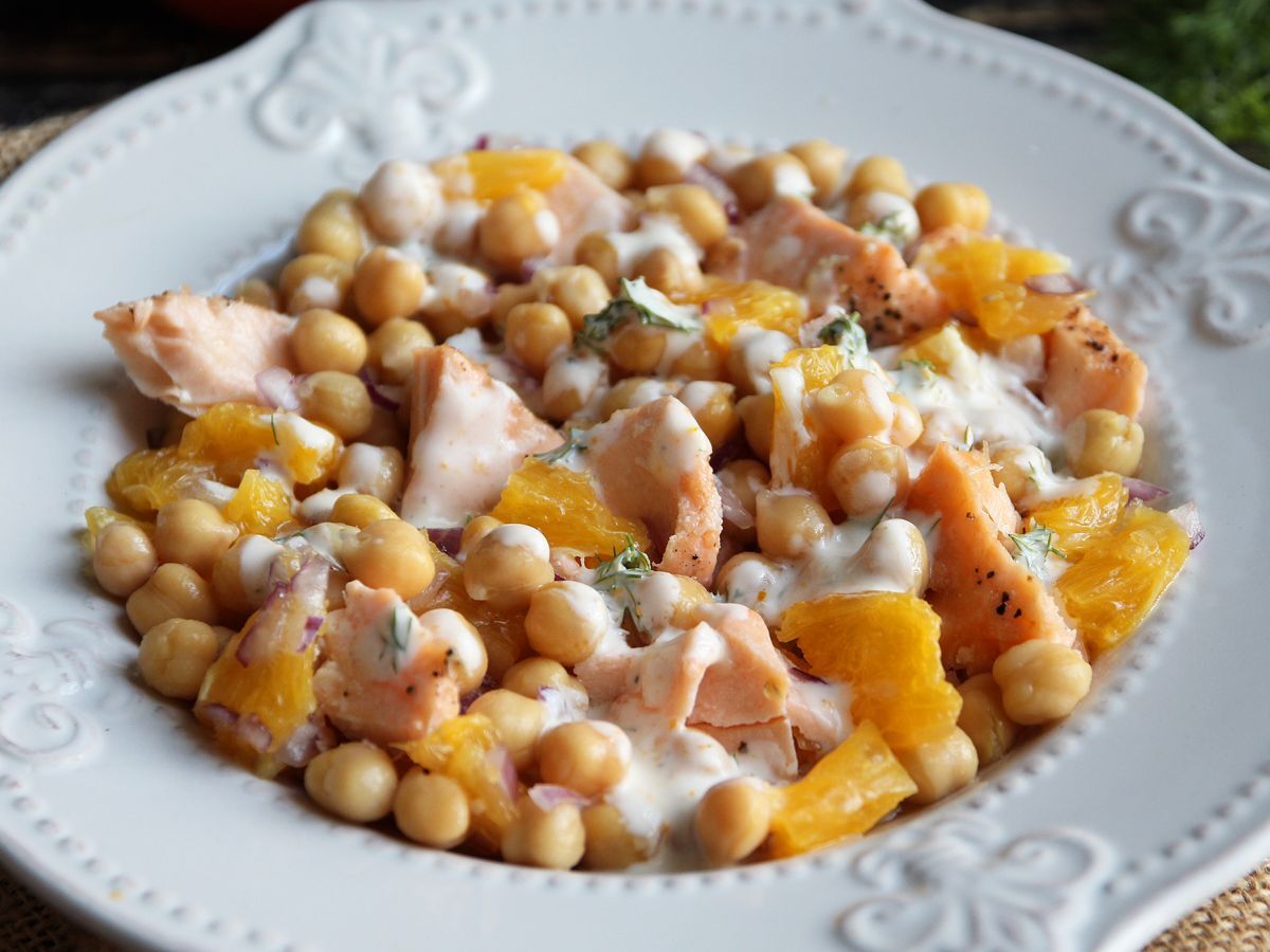 Lohisalaatti, kikherneitä ja appelsiinia - kuva 2