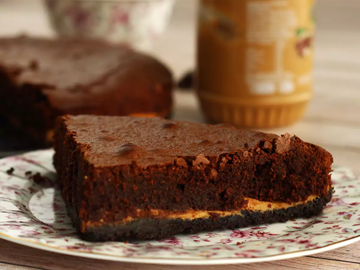 Maapähkinävoibrownie Oreo-kekseillä - kuva 3