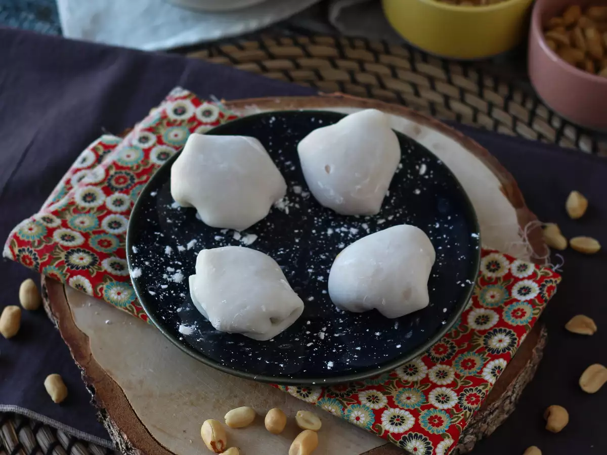 Maapähkinävoitäytteiset mochi-leivokset - kuva 8