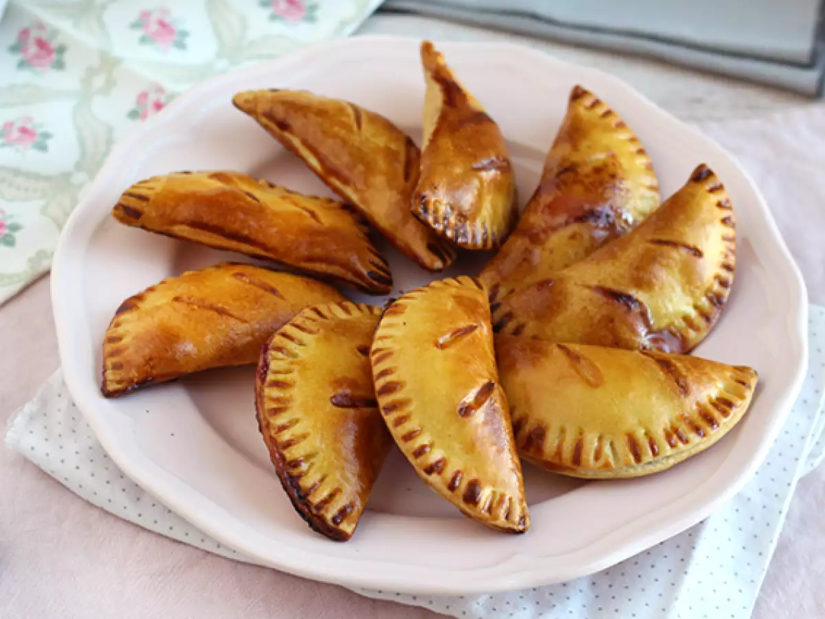 Makeat hillotäytteiset empanadillat - kuva 2