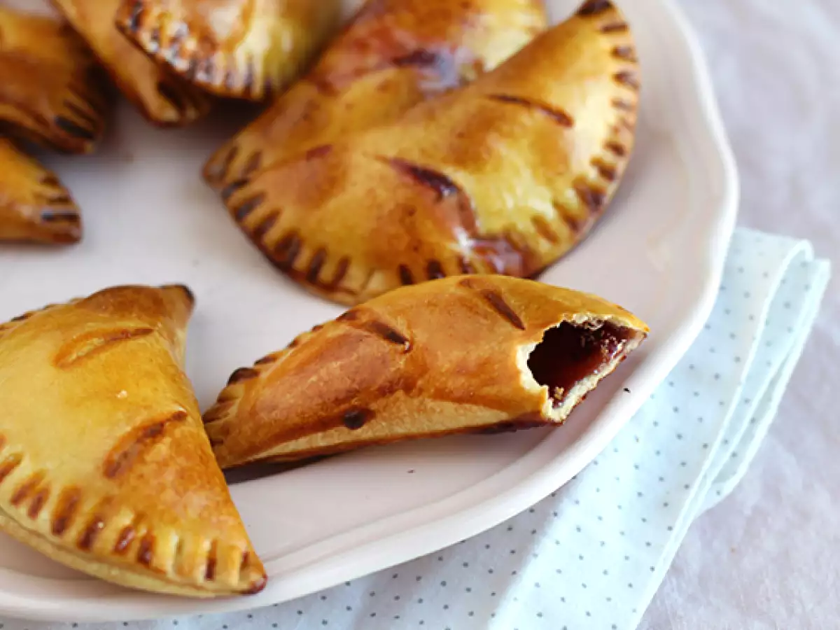 Makeat hillotäytteiset empanadillat - kuva 5
