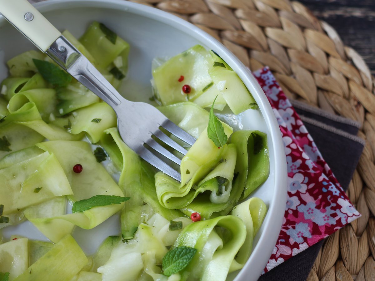 Marinoidut kesäkurpitsat, täydellinen vihannescarpaccio kesään! - kuva 2