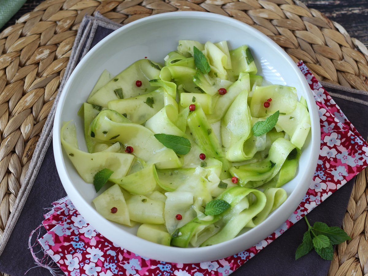 Marinoidut kesäkurpitsat, täydellinen vihannescarpaccio kesään! - kuva 7