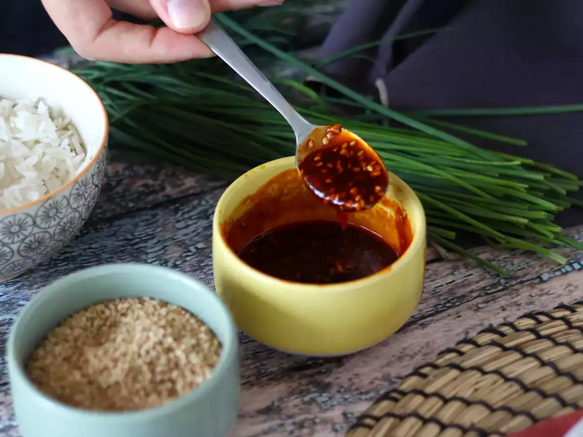 Mausteinen korealainen gochujang-kastike bibimbapiin - kuva 3