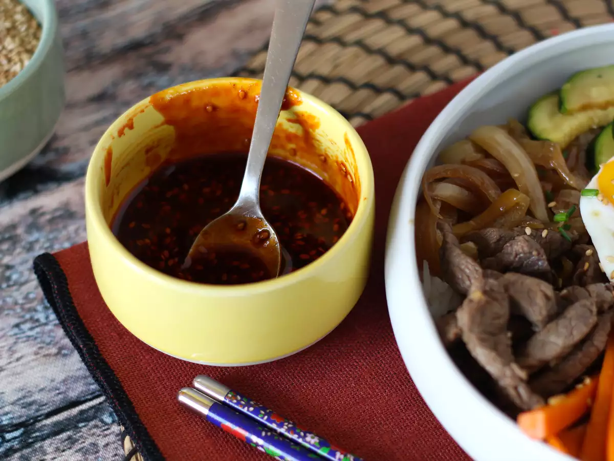 Mausteinen korealainen gochujang-kastike bibimbapiin - kuva 4