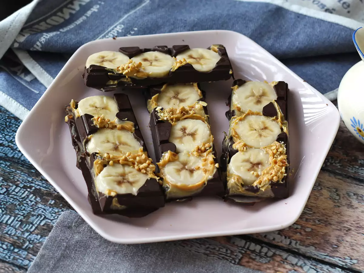 Mini banaani, maapähkinävoi ja suklaapatukat, erittäin maukkaita ilman lisättyä sokeria. - kuva 3