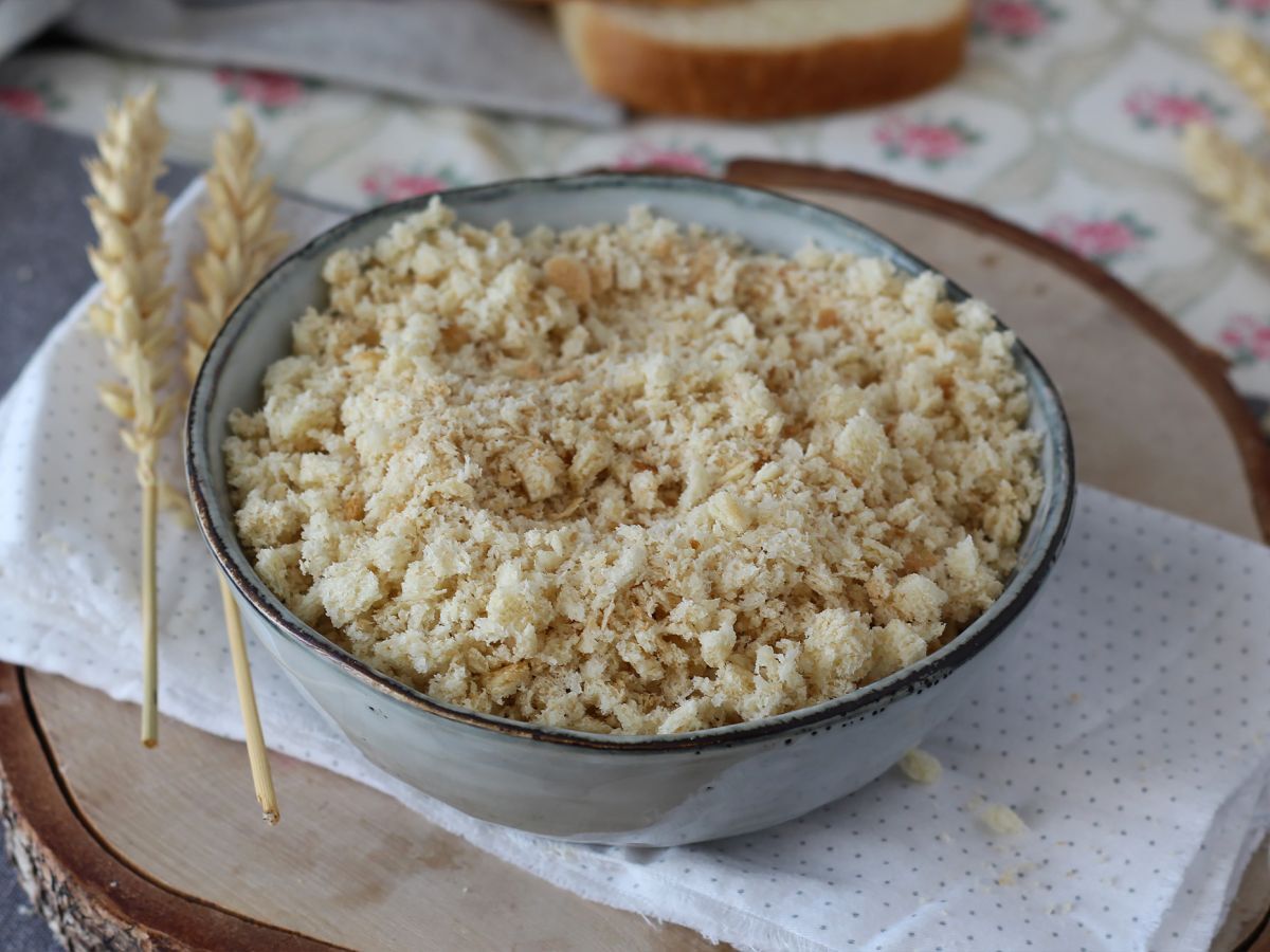 Miten tehdä kotitekoista japanilaista panko-leivänmurua? Helppo ja edullinen resepti
